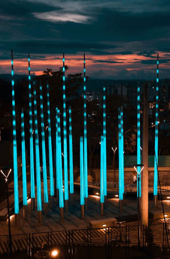 Postes Opalescentes de Fibra de Vidrio PRFV